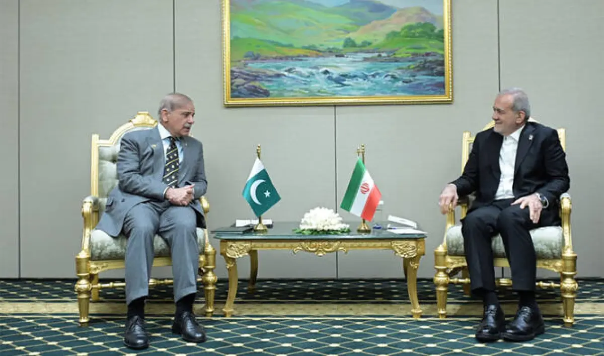 Pakistan, Iran leaders highlight mutual support after both engaged in short wars this year
